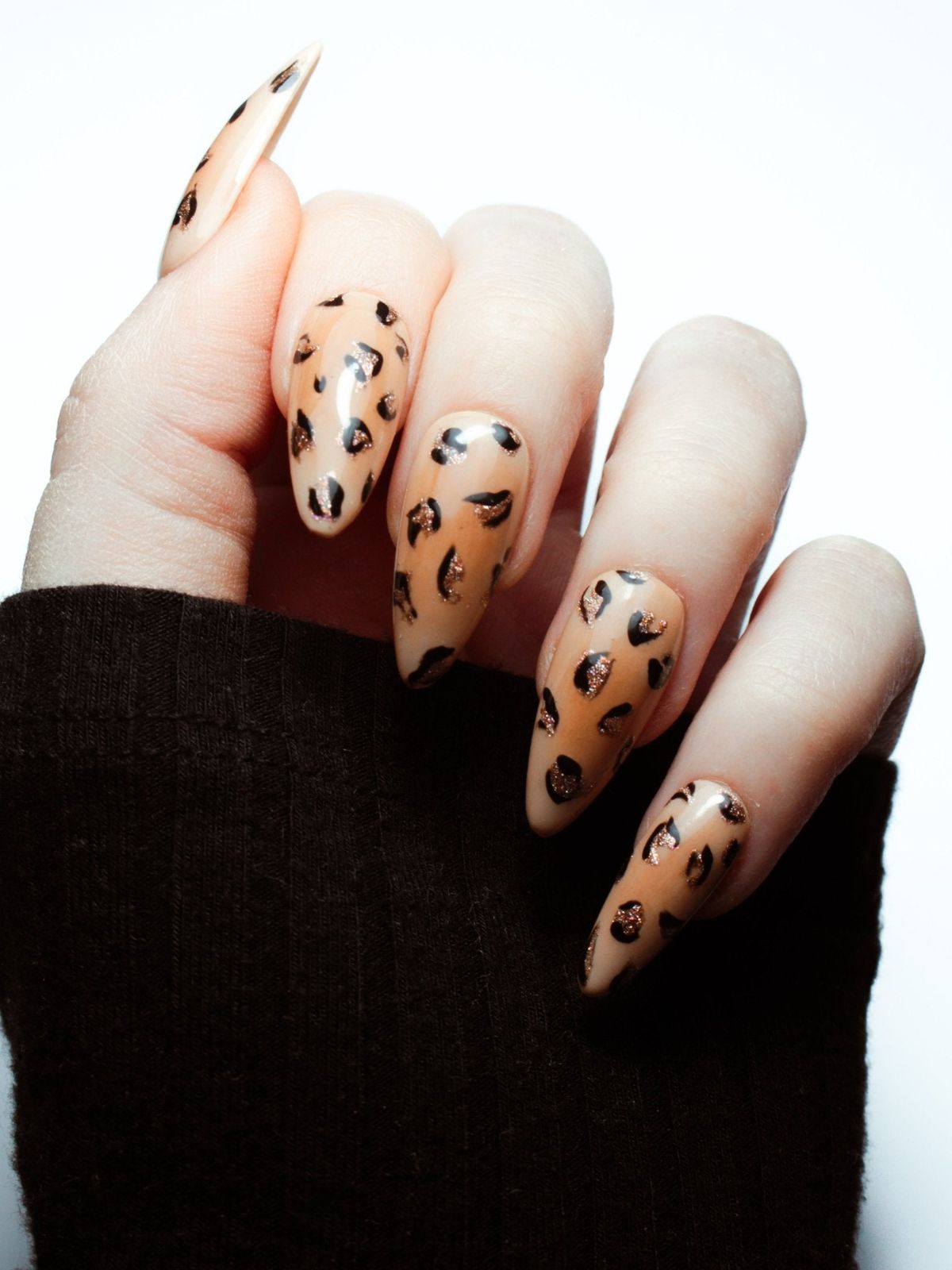 Visual Idea β Adding Sparkle New Years Stiletto Nails 2027