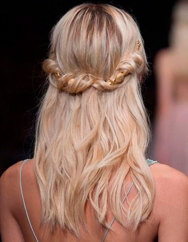 Collarbone Half Updo With Twists Collarbone Half Updo With Twists β Winter Twist Hairstyles
