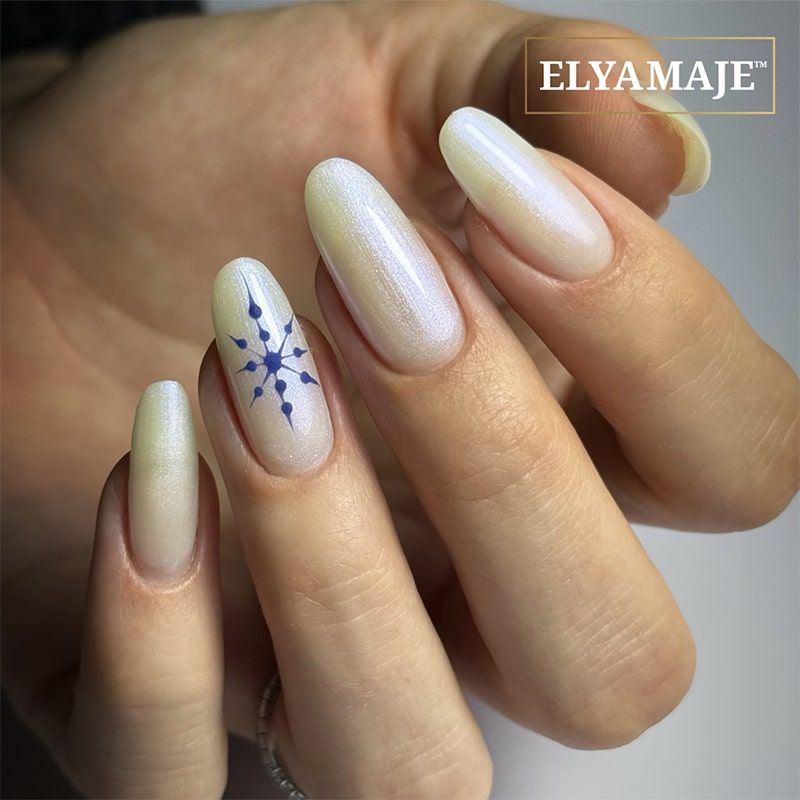 Pale Pearlescent White Snowflake Pale Pearlescent White Snowflake β Winter Nail Art