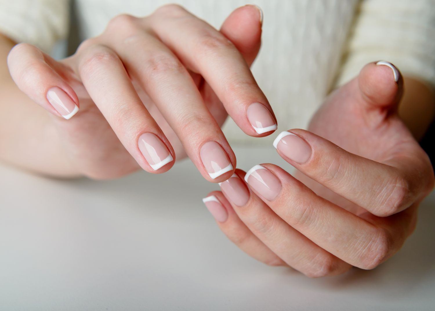 Clean Visual Idea Clean Visual Idea β Winter French Tip Nails