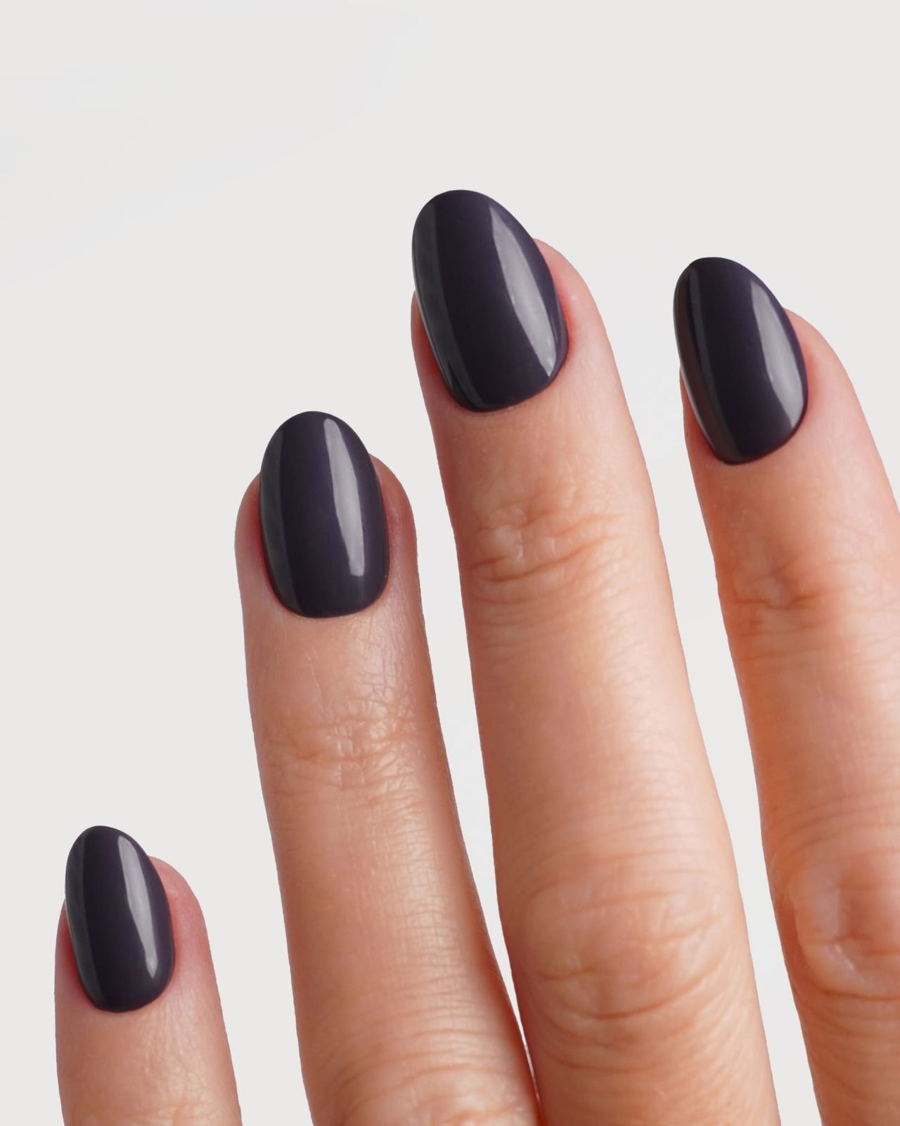 Glossy Dark Grey Oval Nails Glossy Dark Grey Oval Nails β Simple Short Winter Nails