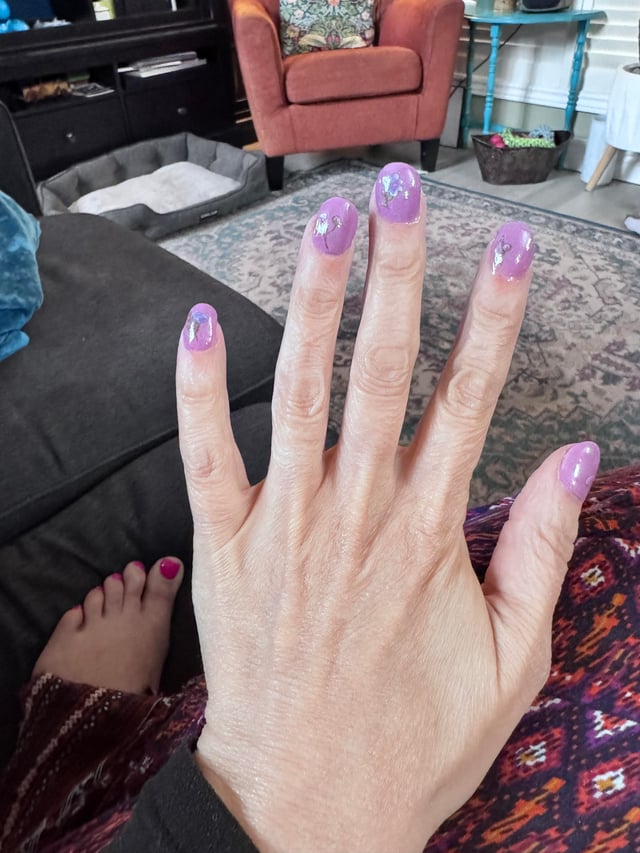 Sheer Lavender Floral Accent Nails — Winter Dip Powder Nails
