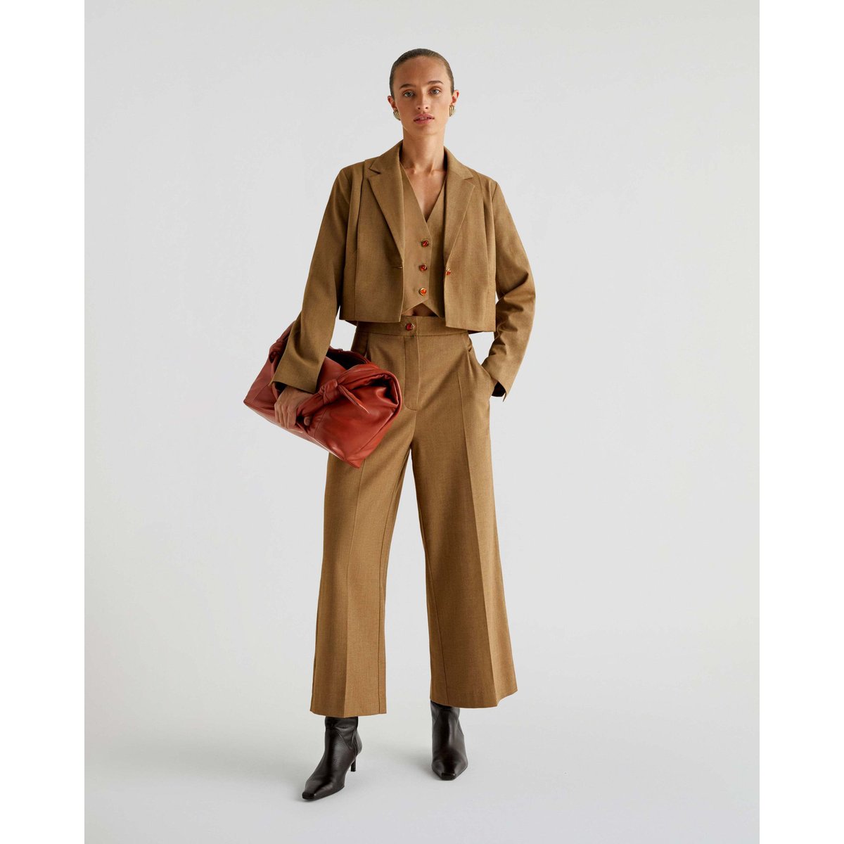 Smart Casual Outfit Idea — Neutral Winter Outfits