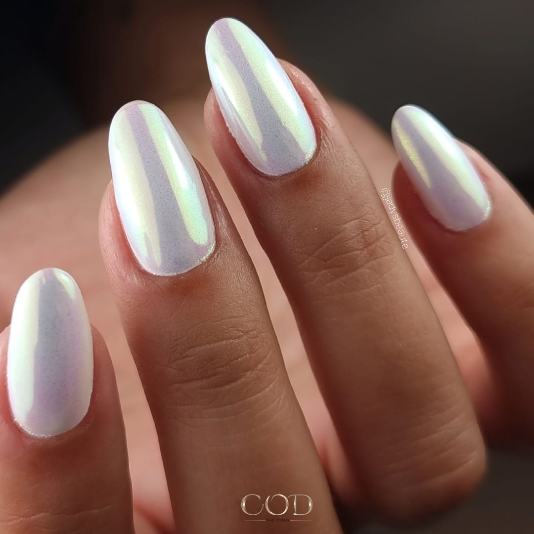 Iridescent Chrome Effect On All Nails Medium Oval Iridescent Chrome Iridescent Chrome Effect On All Nails Medium Oval Iridescent Chrome β Winter Wedding Guest Nails
