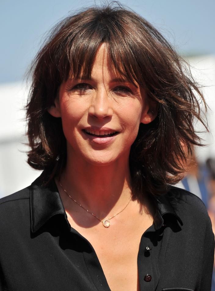 Shoulder-Length Shaggy Bob — Winter Haircuts for Women Over 50