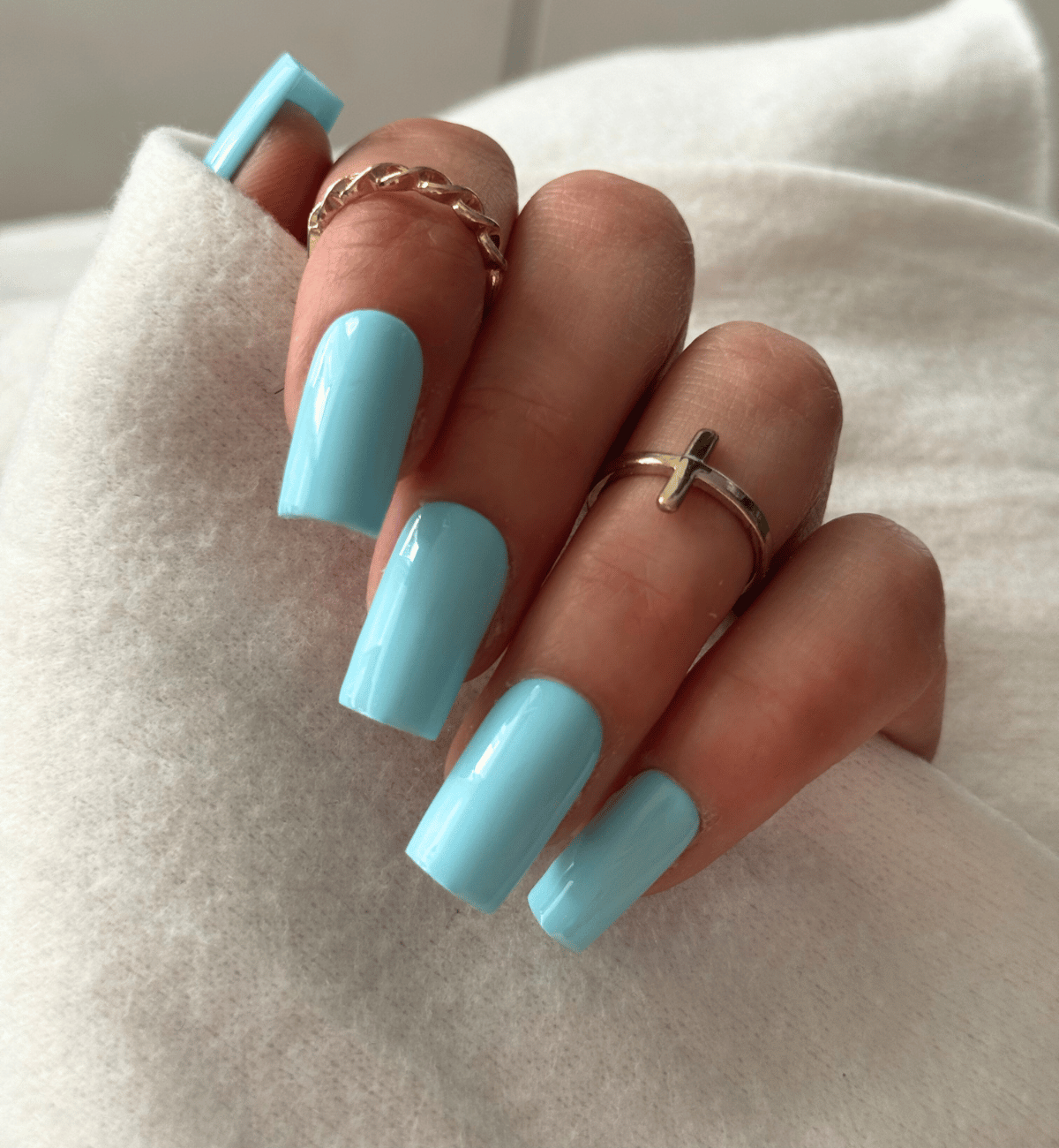 Vibrant Opaque Icy Blue Medium Square Nails Vibrant Opaque Icy Blue Medium Square Nails β Icy Blue Nails
