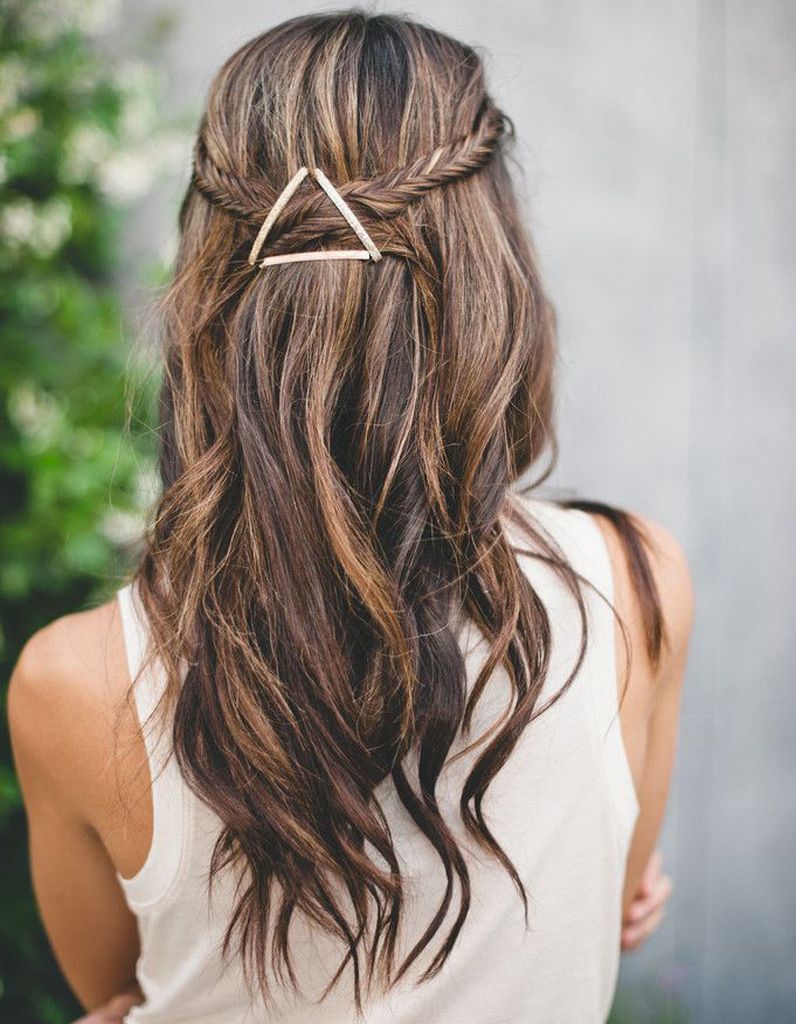 Wavy Mid-Back With Caramel Highlights Wavy Mid-Back With Caramel Highlights β Winter Natural Hairstyles