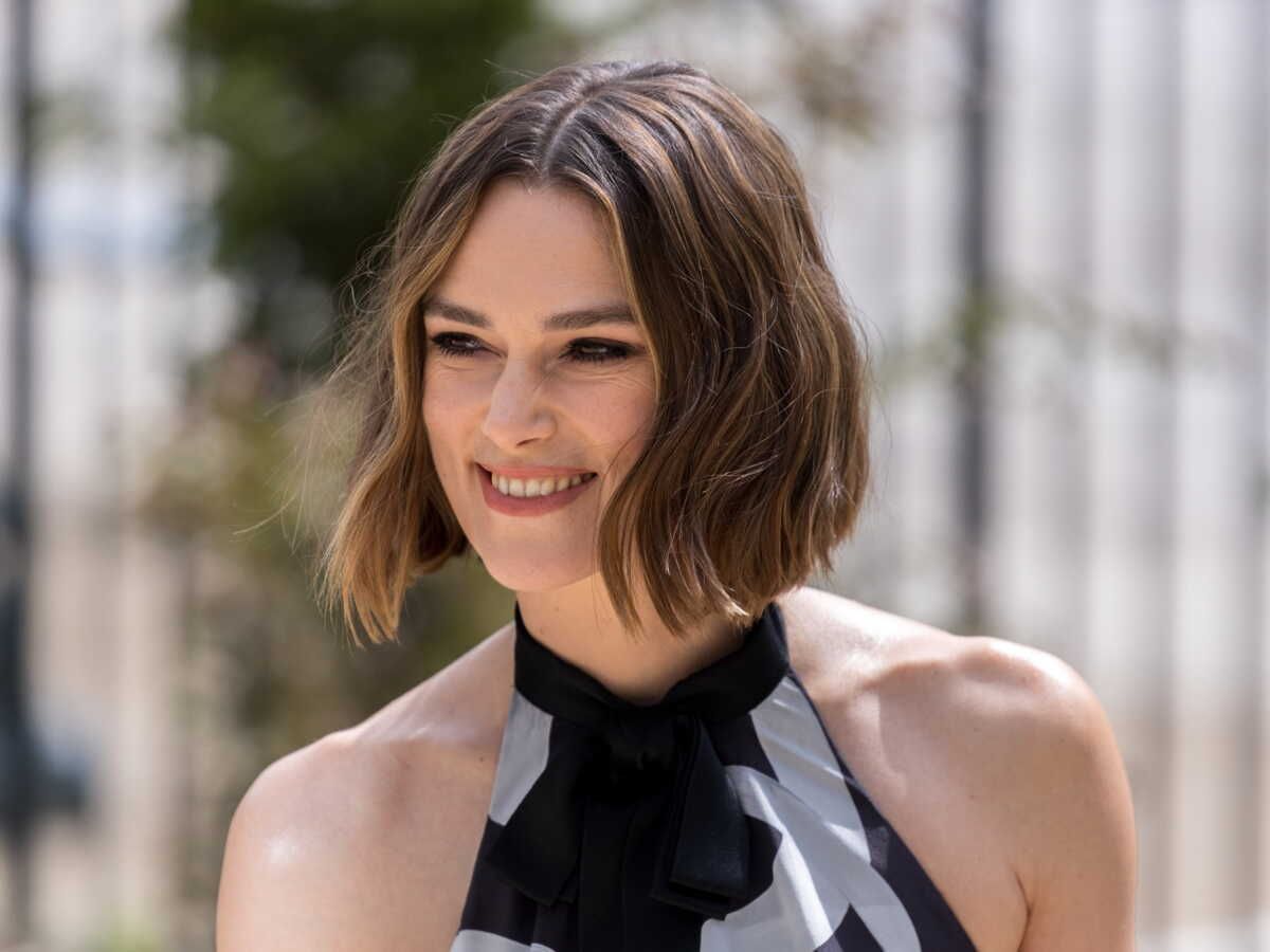 Chin Length Bob With Subtle Highlights — Winter Haircuts for Straight Hair