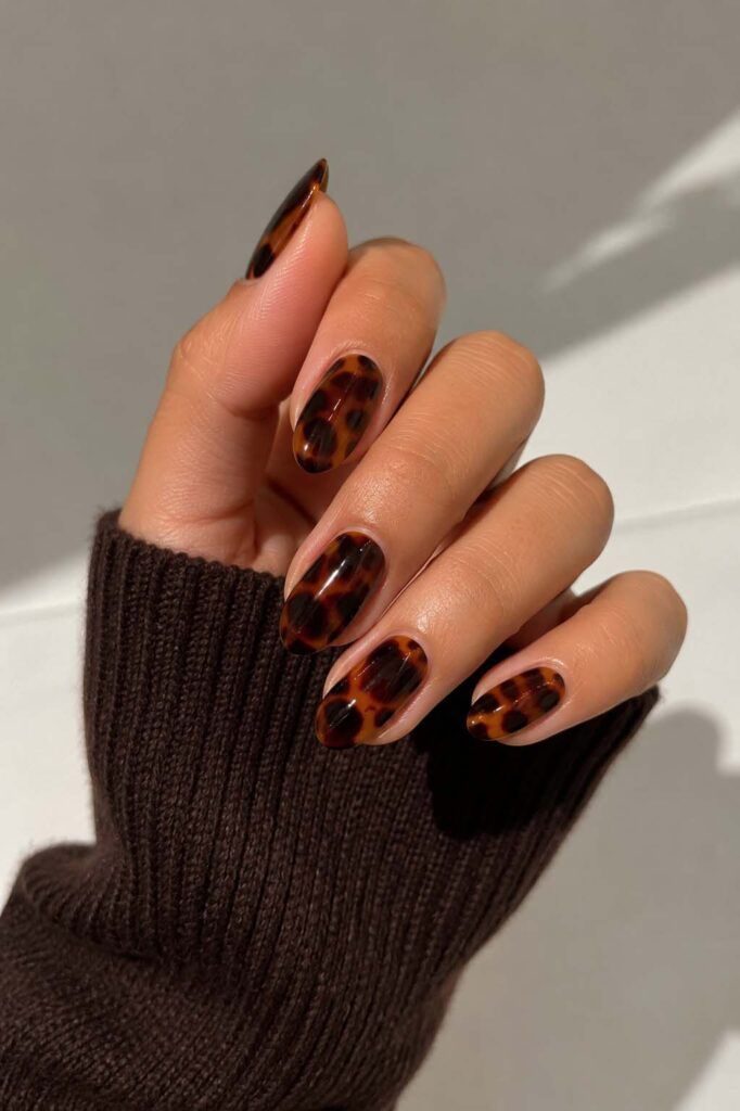 Tortoiseshell Pattern On All Nails Visual Idea Tortoiseshell Pattern On All Nails Visual Idea β Chocolate Brown Nails