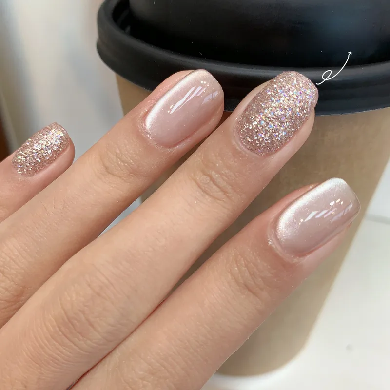 Glitter On Accent Nail Visual Idea Glitter On Accent Nail Visual Idea β Winter Glitter Nails