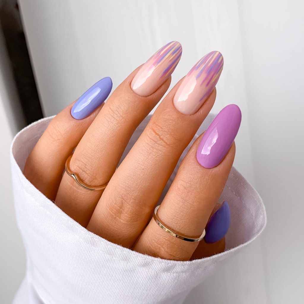 Lines On Accent Nails Visual Idea Lines On Accent Nails Visual Idea β Winter Lavender Nails