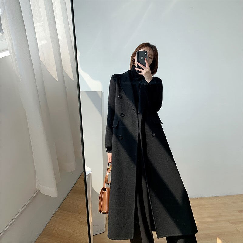 Fitted Black Double-Breasted Wool Coat for Formal Occasions — Wool Coat Outfits