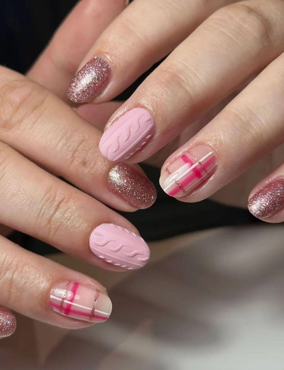 Cozy Cable Knit & Plaid Oval Nails — Cozy Winter Nails