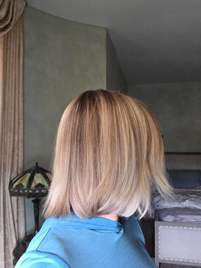 Fine Blonde Bob With Layered Ends — Winter Hairstyles for Thin Hair