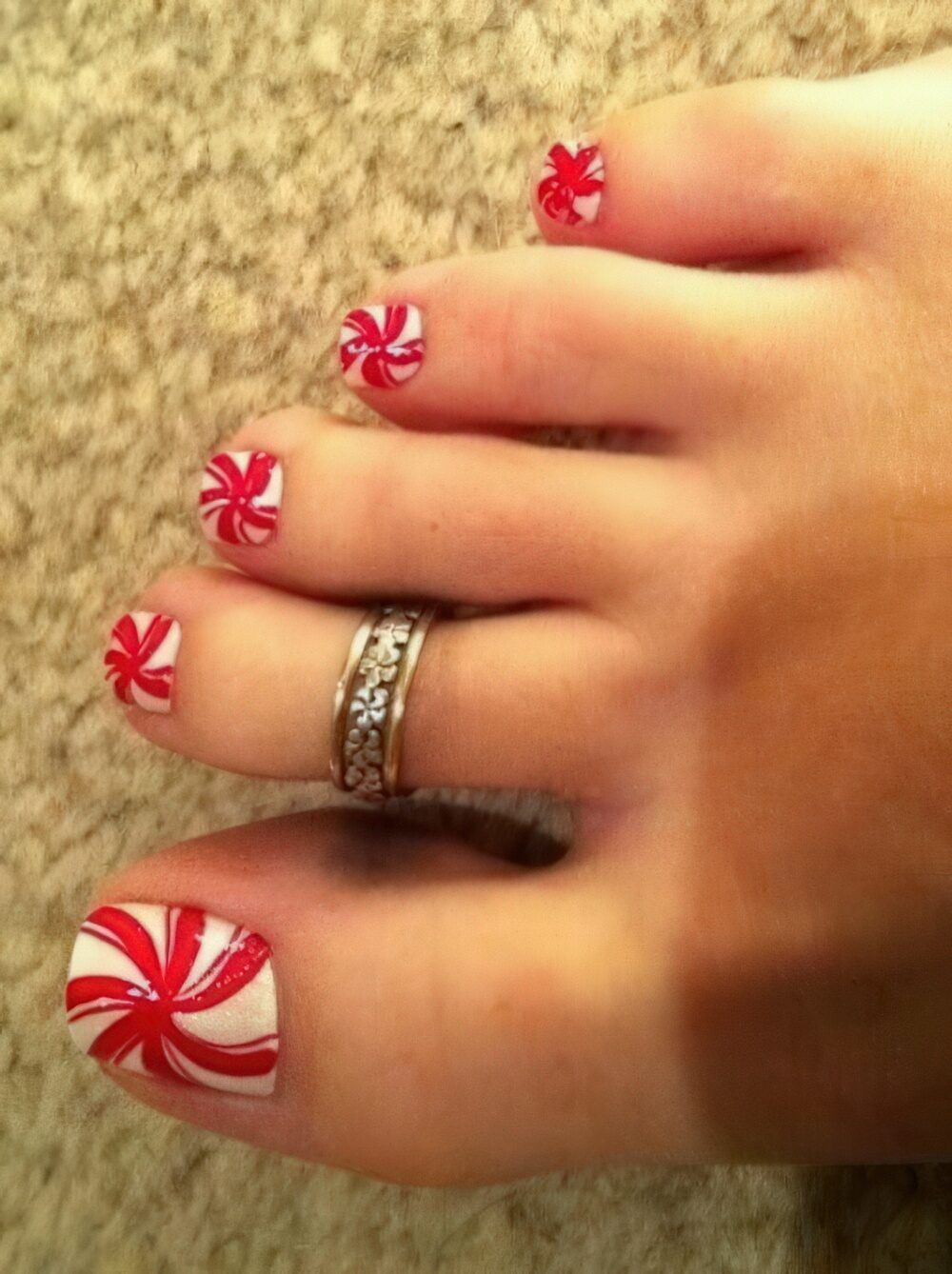 Peppermint Swirl Toenails Peppermint Swirl Toenails β Christmas Toe Nails 2026