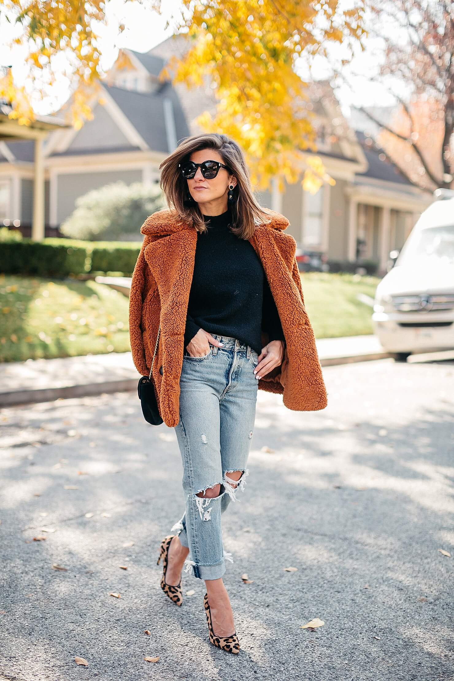 Ripped Straight-Leg Jeans with a Rust Teddy Coat Ripped Straight-Leg Jeans with a Rust Teddy Coat β Winter Outfits with Jeans