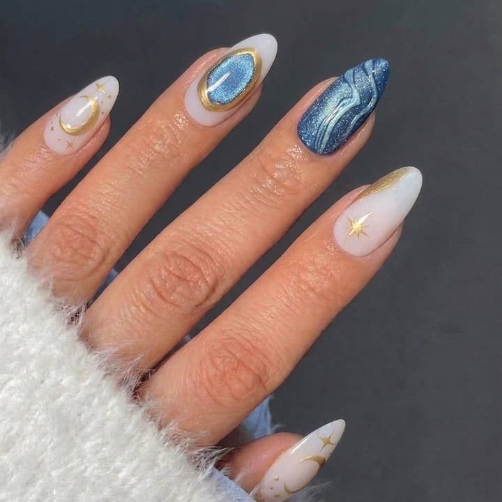 Winter Celestial Visual Idea Winter Celestial Visual Idea โ Winter Almond Nails