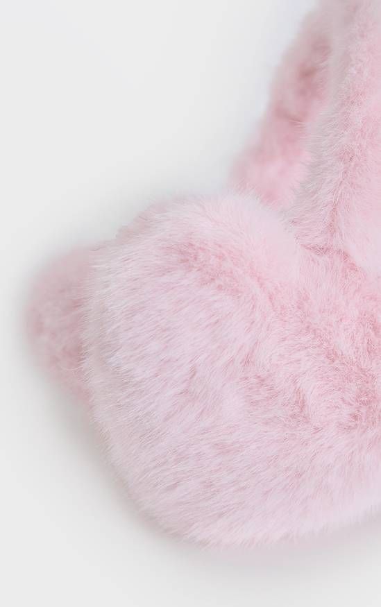 Sweet Pink Heart-Shaped Earmuffs for a Feminine Touch — Earmuffs Outfits