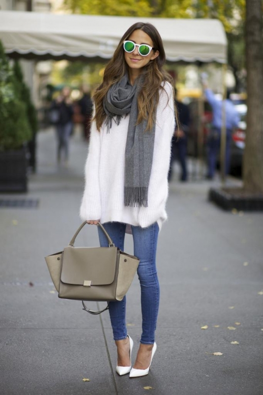 Cozy Contrast: Fuzzy White Sweater with Skinny Jeans and Pumps — Oversized Sweater Outfits