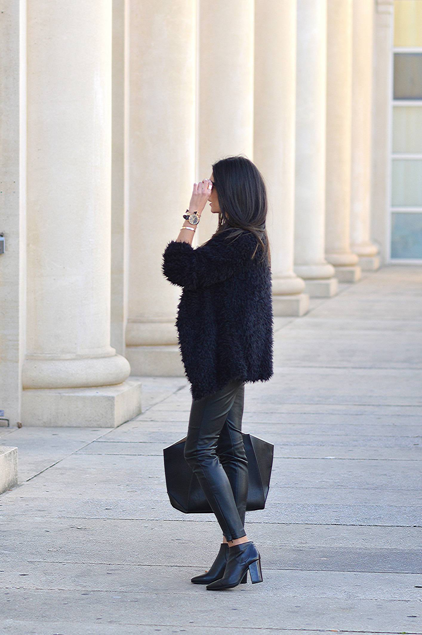 Monochromatic Black Leather Look with Faux Fur — Leather Pants Outfits