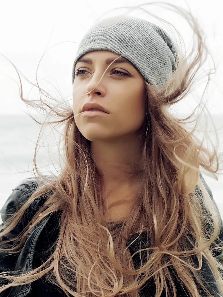 Air-Dried Waves in the Wind Air-Dried Waves in the Wind β Winter Hat Hairstyles