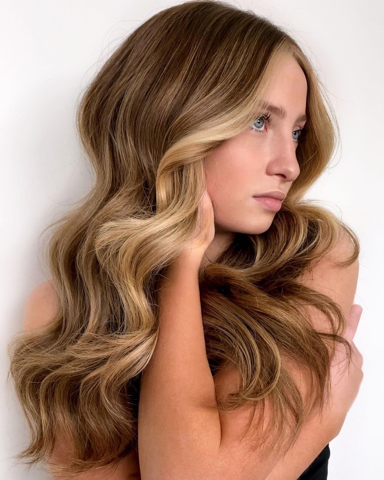Dark Blonde With Caramel Highlights Visual Idea — Winter Hair Colors for Pale Skin
