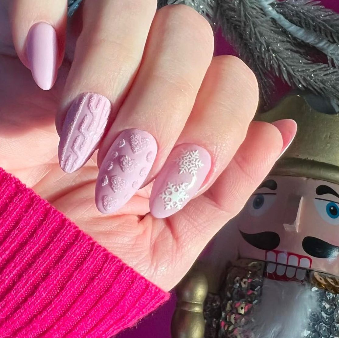 Winter Visual Idea Winter Visual Idea β Sweater Nails