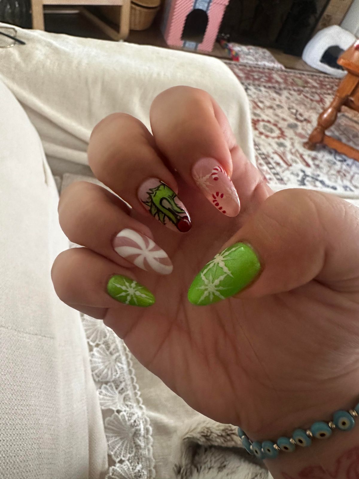 Medium Square Grinch Face Art Medium Square Grinch Face Art β Grinch Nails 2026