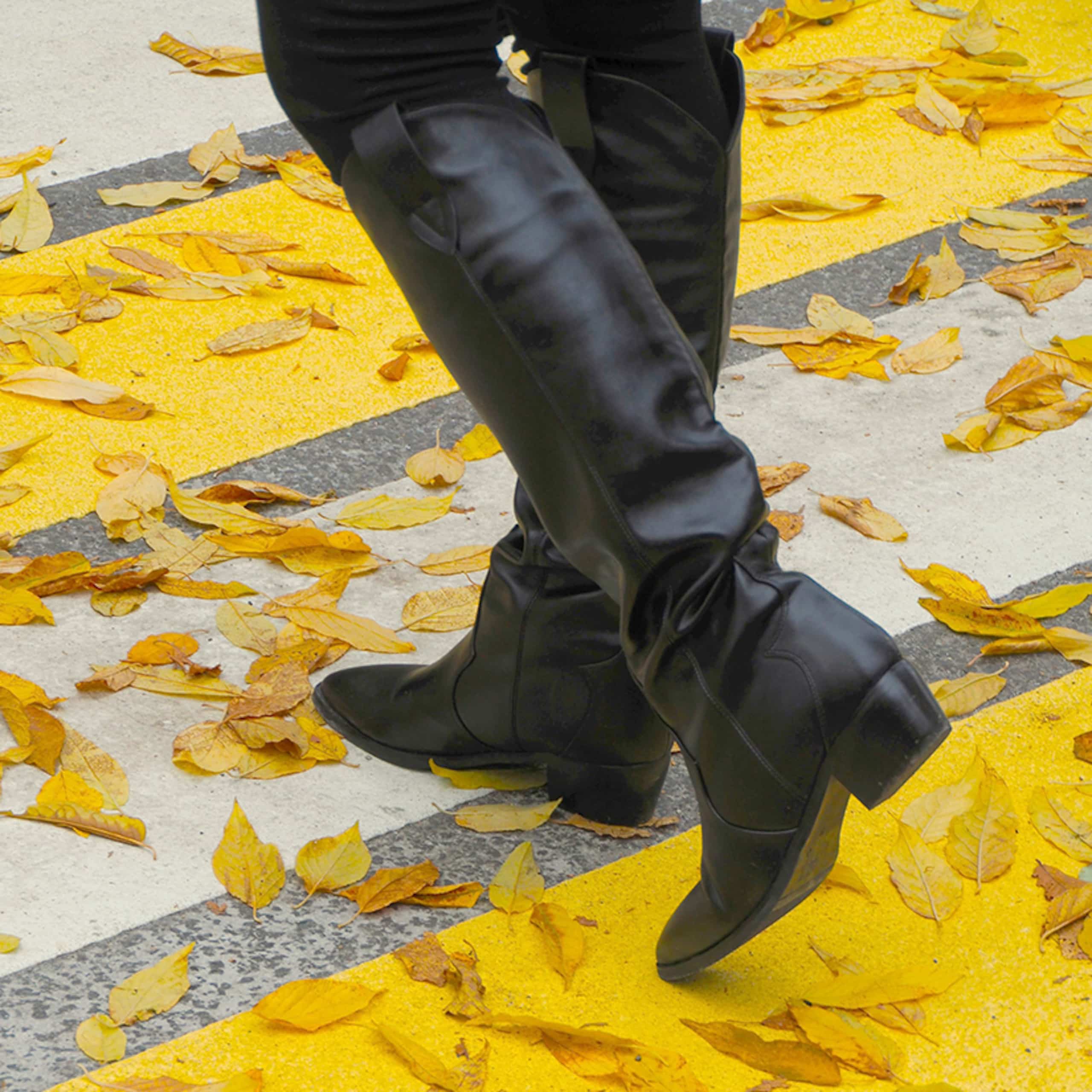 Urban Stroll: Black Slouchy Boots and Black Pants Urban Stroll: Black Slouchy Boots and Black Pants β Slouchy Boots Outfits