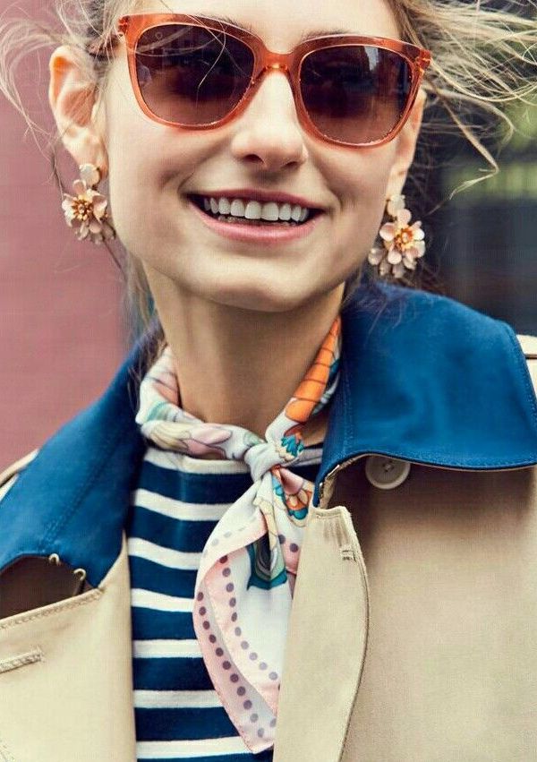 Floral Scarf with Striped Tee and Trench Coat Floral Scarf with Striped Tee and Trench Coat β Scarf Outfits