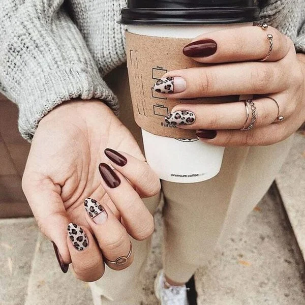 Burgundy Leopard Print Accent Nails Burgundy Leopard Print Accent Nails β Winter Nails