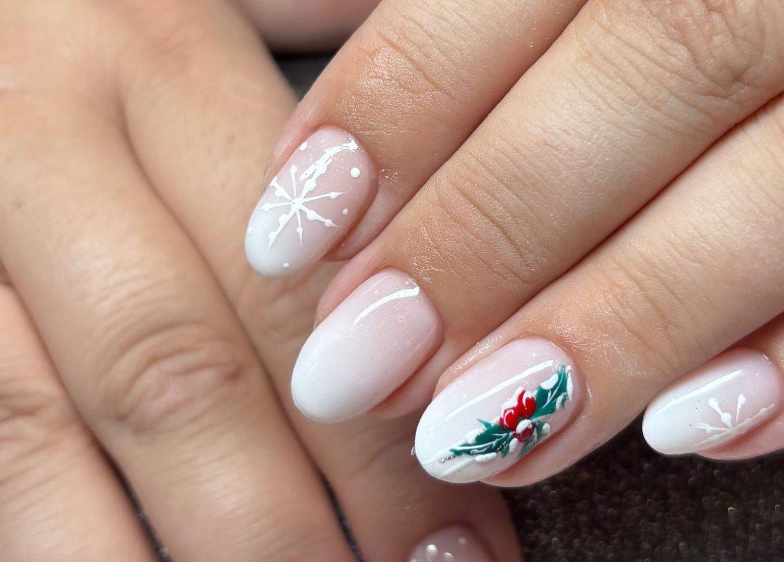 Winter Christmas Visual Idea Winter Christmas Visual Idea β Winter White Nails