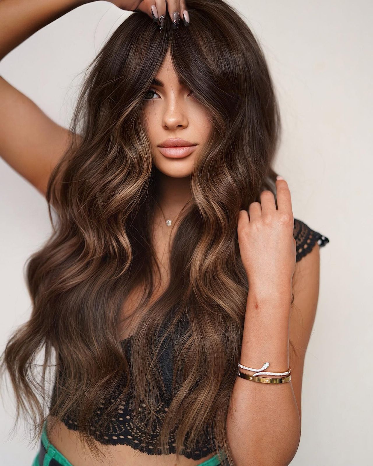 50 idées de coloration brune sublimes pour les futures brunes - Conseils capillaires