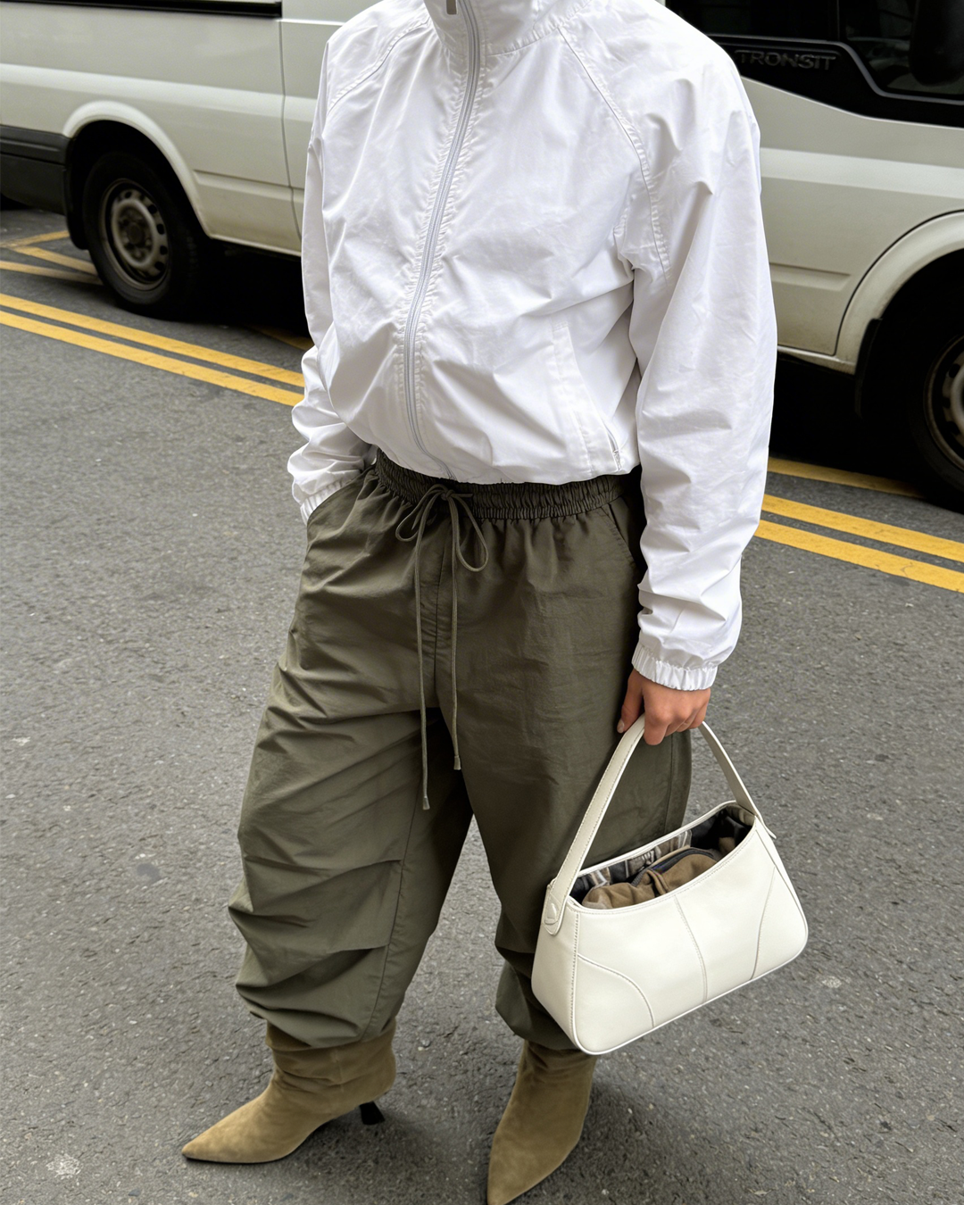 Cargo Pants and White Jacket with Taupe Slouchy Boots Cargo Pants and White Jacket with Taupe Slouchy Boots β Slouchy Boots Outfits