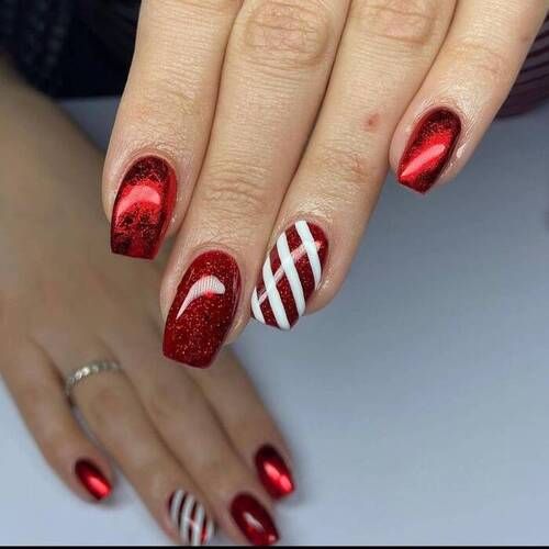Glossy Glitter Visual Idea Glossy Glitter Visual Idea β Red Christmas Nails 2026