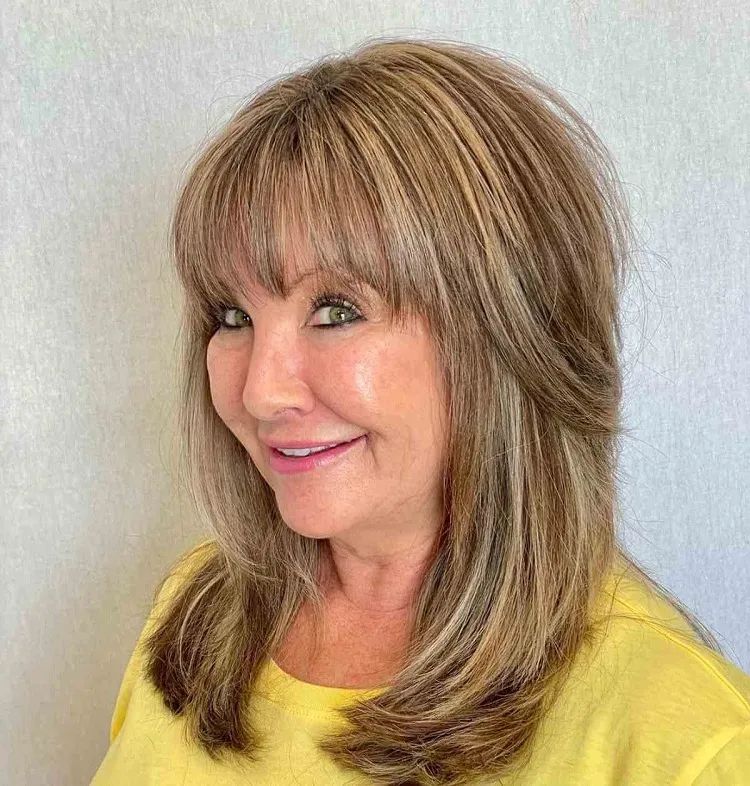 Medium Brown Lob With Blonde Highlights Medium Brown Lob With Blonde Highlights β Winter Hair Colors for Plus Size Women