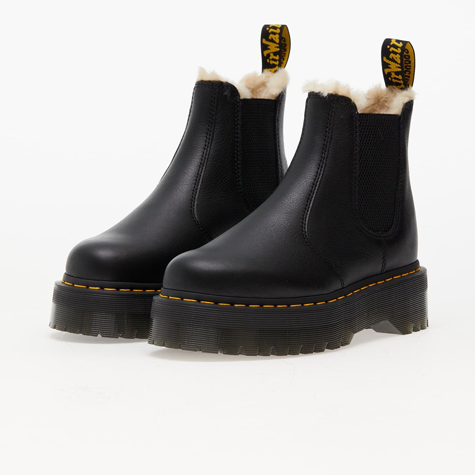Edgy Platform: Faux Fur Lined Chelsea Boots Edgy Platform: Faux Fur Lined Chelsea Boots β Chelsea Boots Outfits