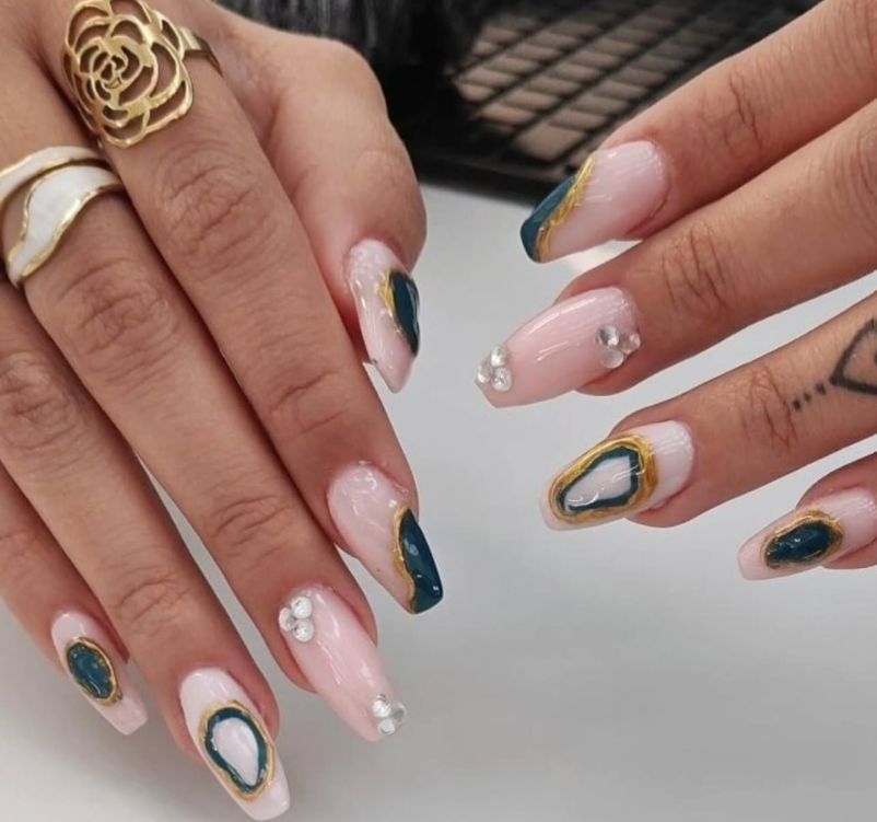 Smooth Gradient Clean Lines Visual Idea Smooth Gradient Clean Lines Visual Idea โ Fall to Winter Nails