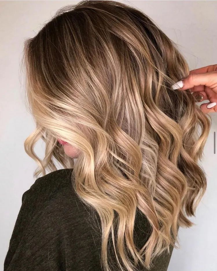 Medium Brown With Blonde Highlights and Wavy Texture Medium Brown With Blonde Highlights and Wavy Texture β Blonde to Brunette Hair