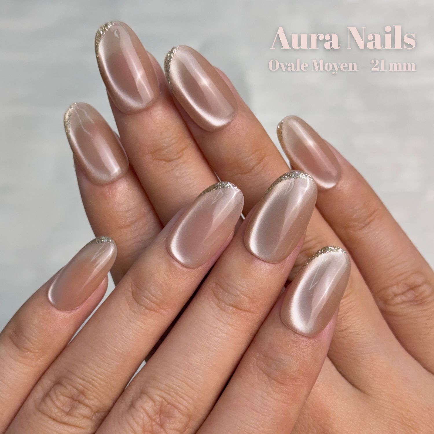 Cat-Eye With A Subtle Shimmer Visual Idea Cat-Eye With A Subtle Shimmer Visual Idea โ Winter Cat Eye Nails