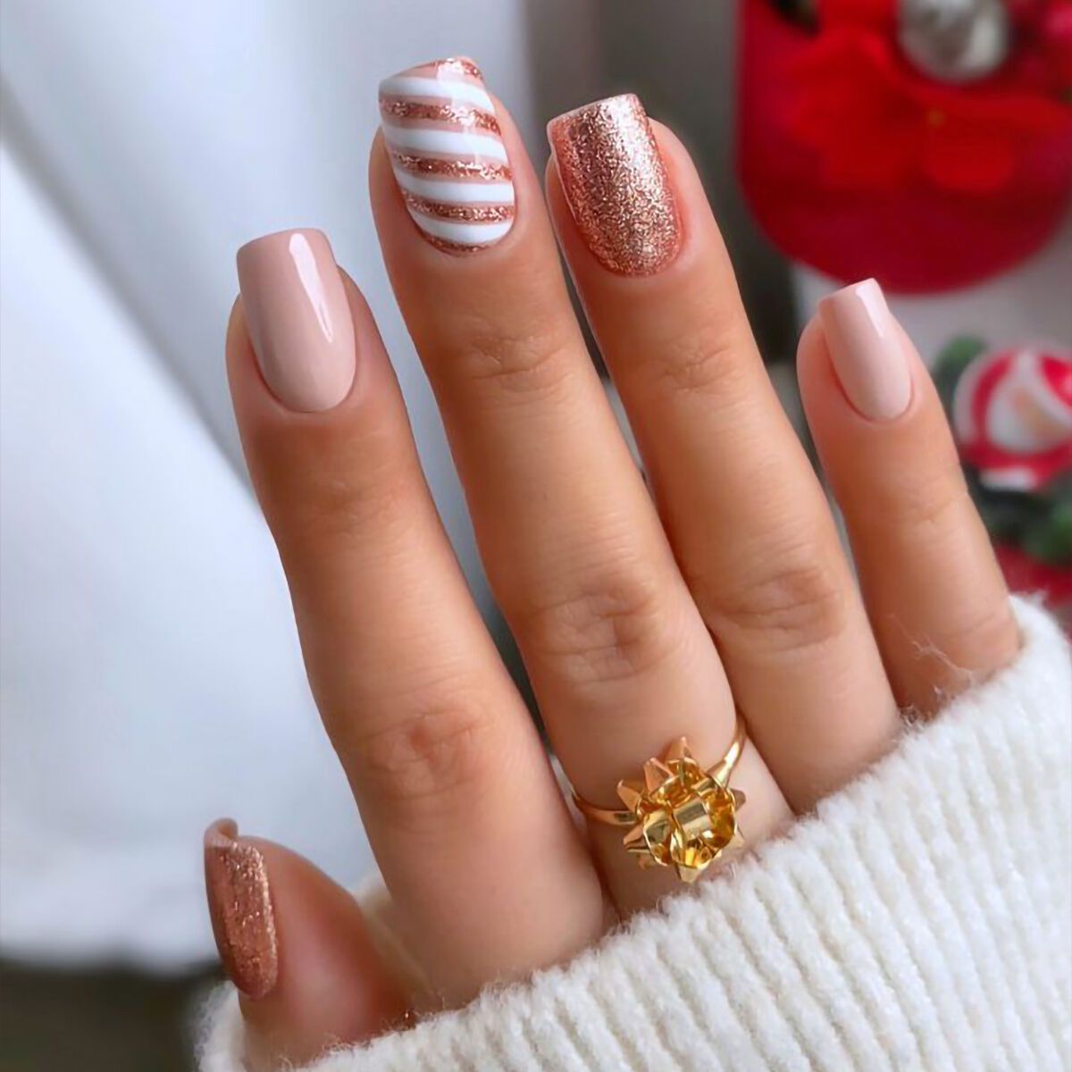 Winter Holiday Visual Idea — Winter Nude Nails
