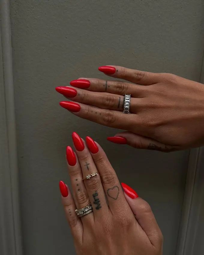 High Gloss Visual Idea High Gloss Visual Idea β Winter Red Nails