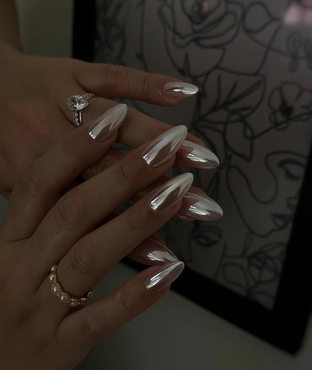 Geometric Silver Chrome and Black Medium Almond Nails Geometric Silver Chrome and Black Medium Almond Nails โ Winter Chrome Nails