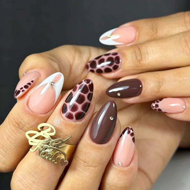 Glossy With Subtle Shimmer Visual Idea Glossy With Subtle Shimmer Visual Idea β Winter Rhinestone Nails