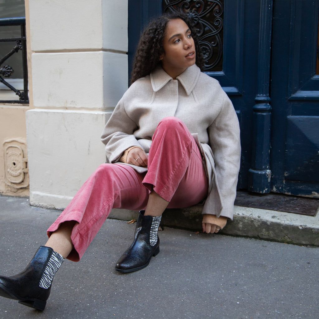 Unexpected Texture: Chelsea Boots with Velvet Pants Unexpected Texture: Chelsea Boots with Velvet Pants β Chelsea Boots Outfits