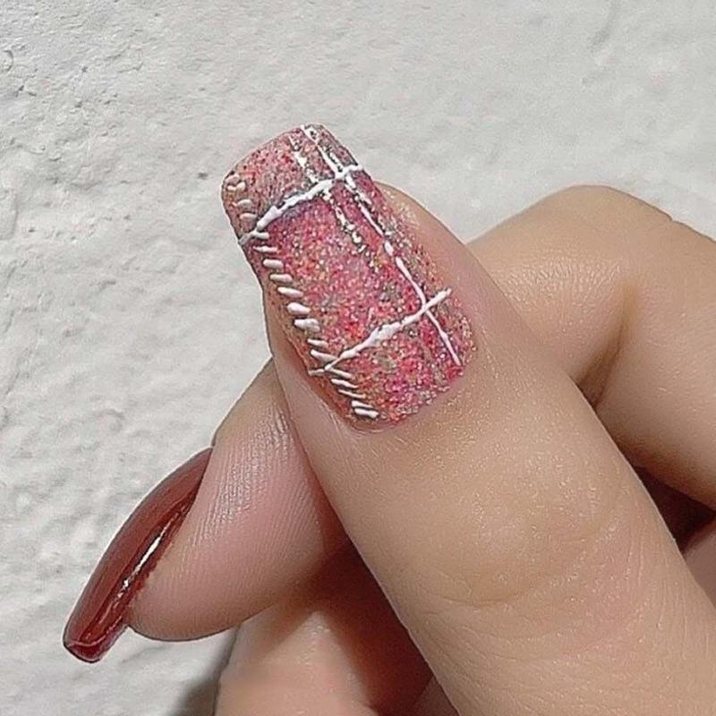 Visual Idea β A Single Winter Glitter Nails