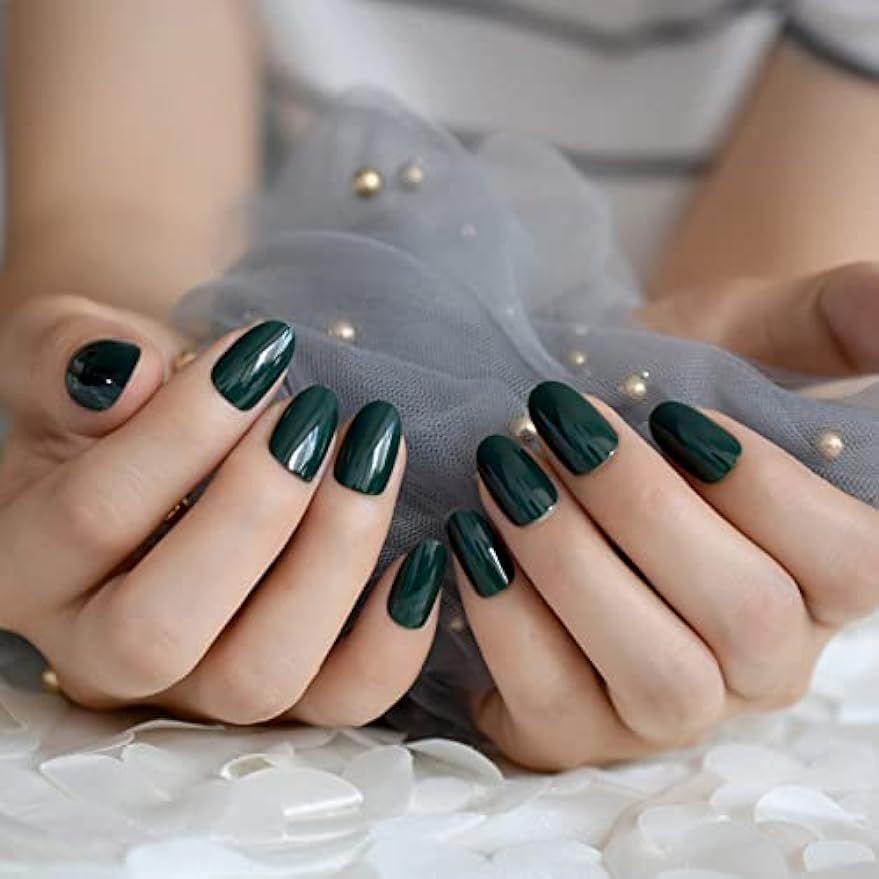 Visible Visual Idea — Emerald Green Nails