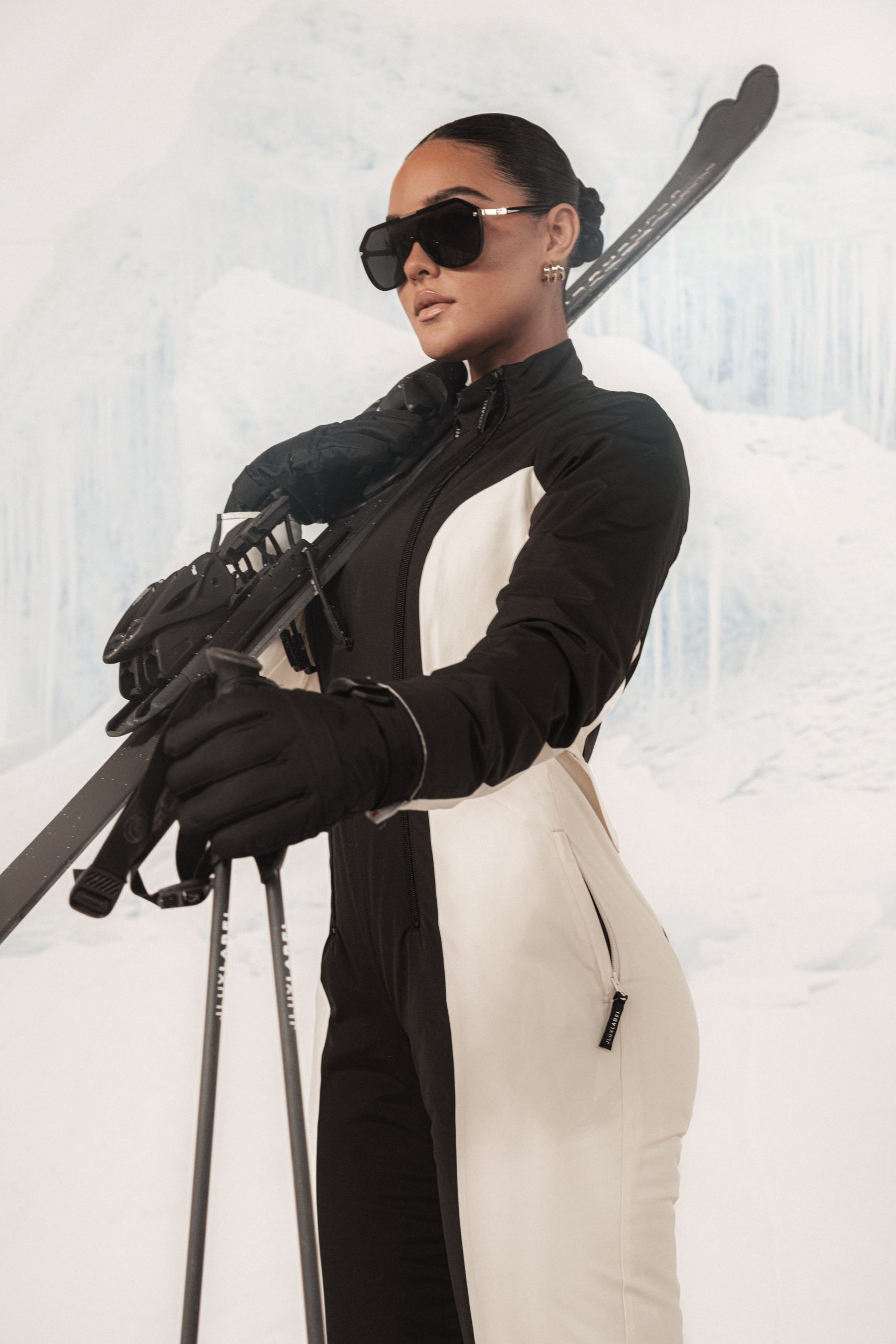 Stylish Black and Cream Ski Suit with Gold Buckle Belt Stylish Black and Cream Ski Suit with Gold Buckle Belt β Ski Outfits