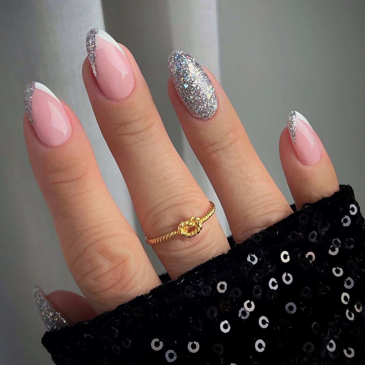 Glossy Glitter Visual Idea — Natural Winter Nails