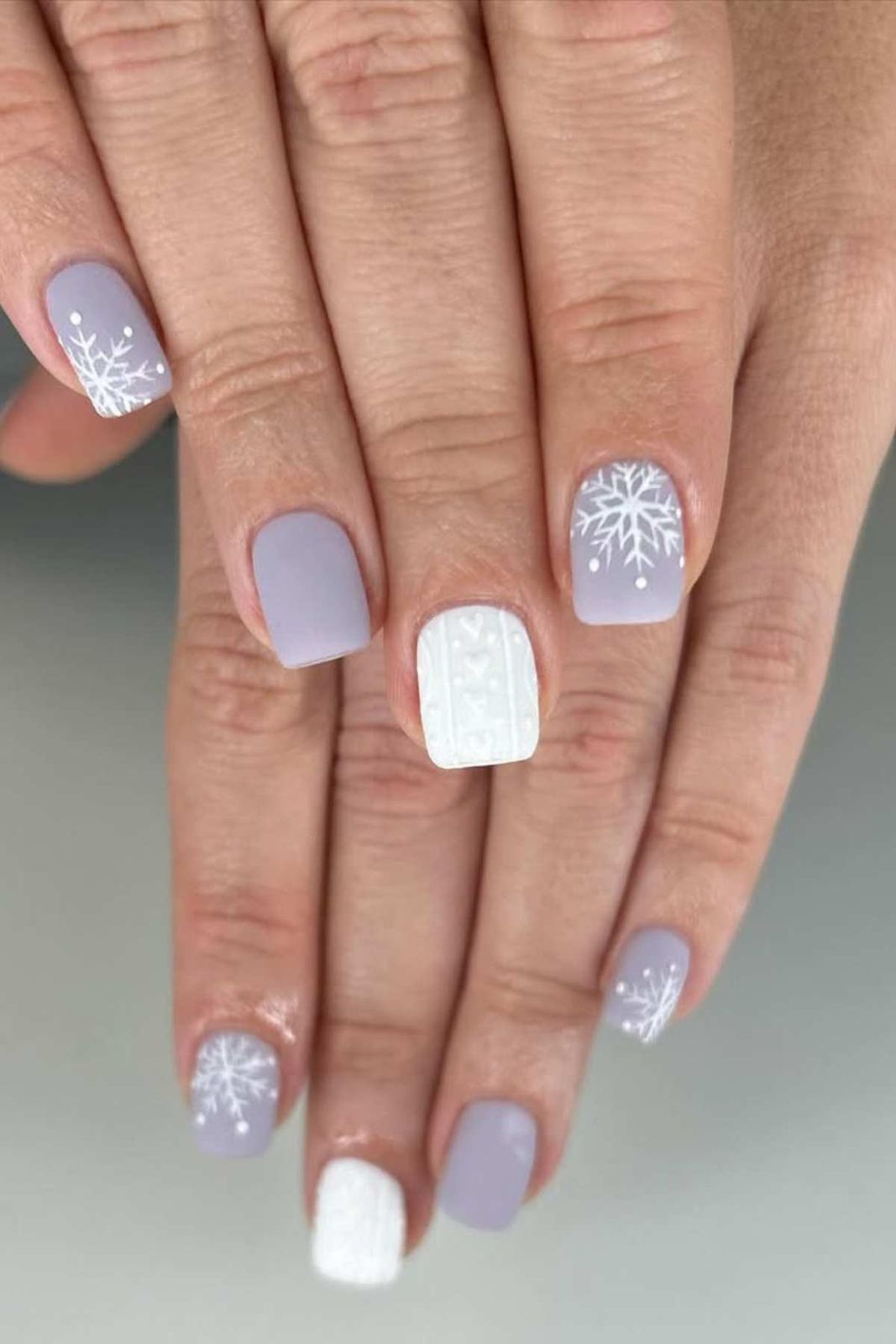 Matte Light Grey Snowflake Knit Nails Matte Light Grey Snowflake Knit Nails β Short Winter Acrylic Nails